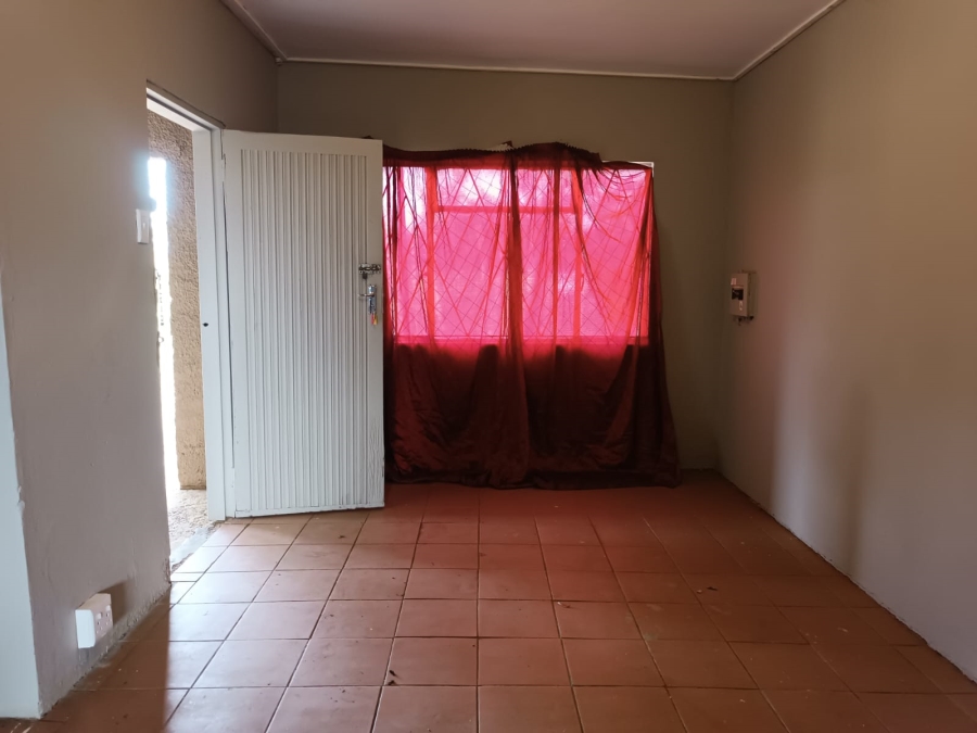 To Let 2 Bedroom Property for Rent in Mullerstuine Gauteng