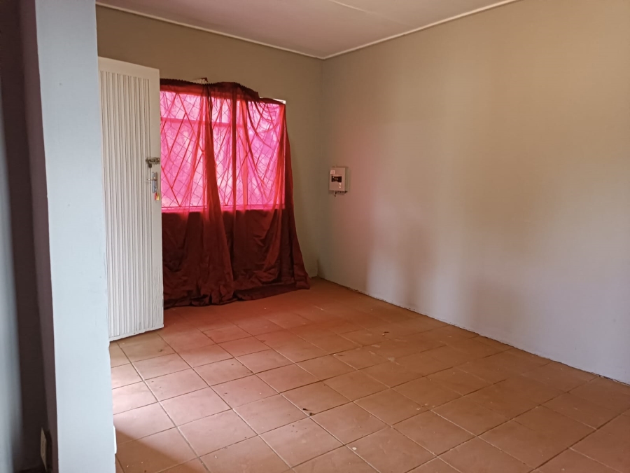 To Let 2 Bedroom Property for Rent in Mullerstuine Gauteng