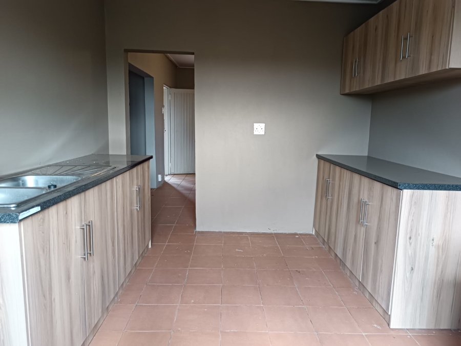 To Let 2 Bedroom Property for Rent in Mullerstuine Gauteng