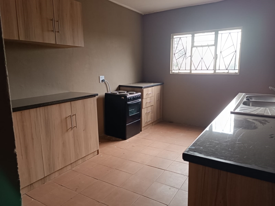 To Let 2 Bedroom Property for Rent in Mullerstuine Gauteng