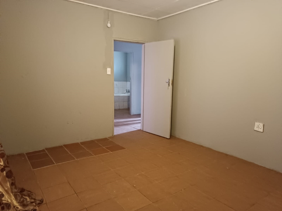 To Let 2 Bedroom Property for Rent in Mullerstuine Gauteng