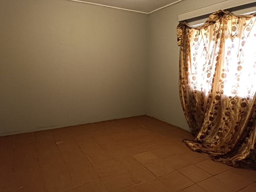 To Let 2 Bedroom Property for Rent in Mullerstuine Gauteng