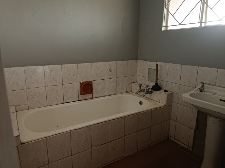 To Let 2 Bedroom Property for Rent in Mullerstuine Gauteng