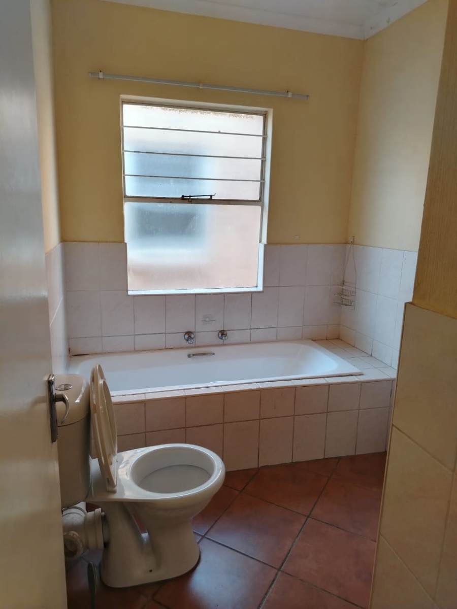 To Let 2 Bedroom Property for Rent in Honeydew Gauteng