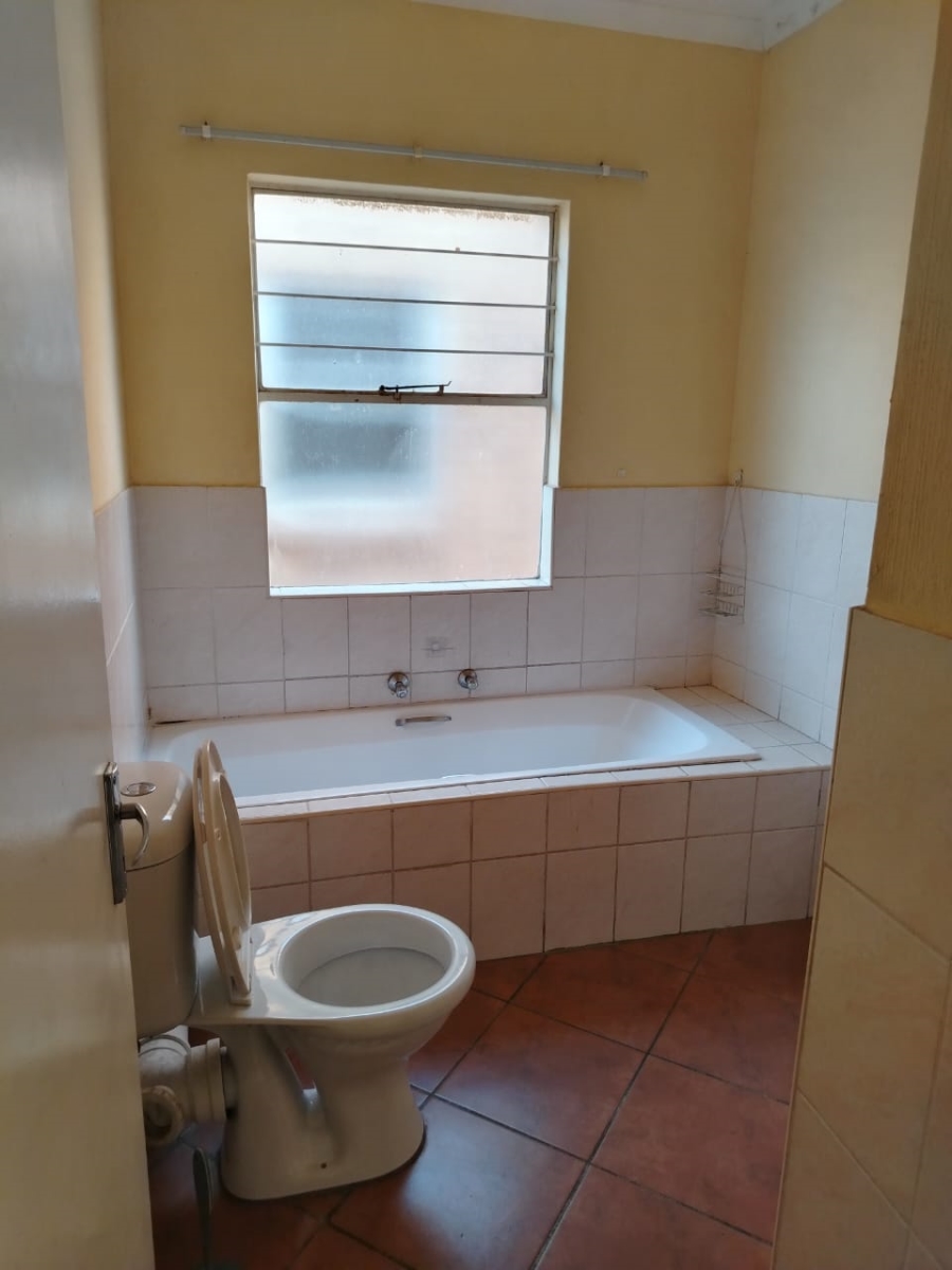 To Let 2 Bedroom Property for Rent in Honeydew Gauteng