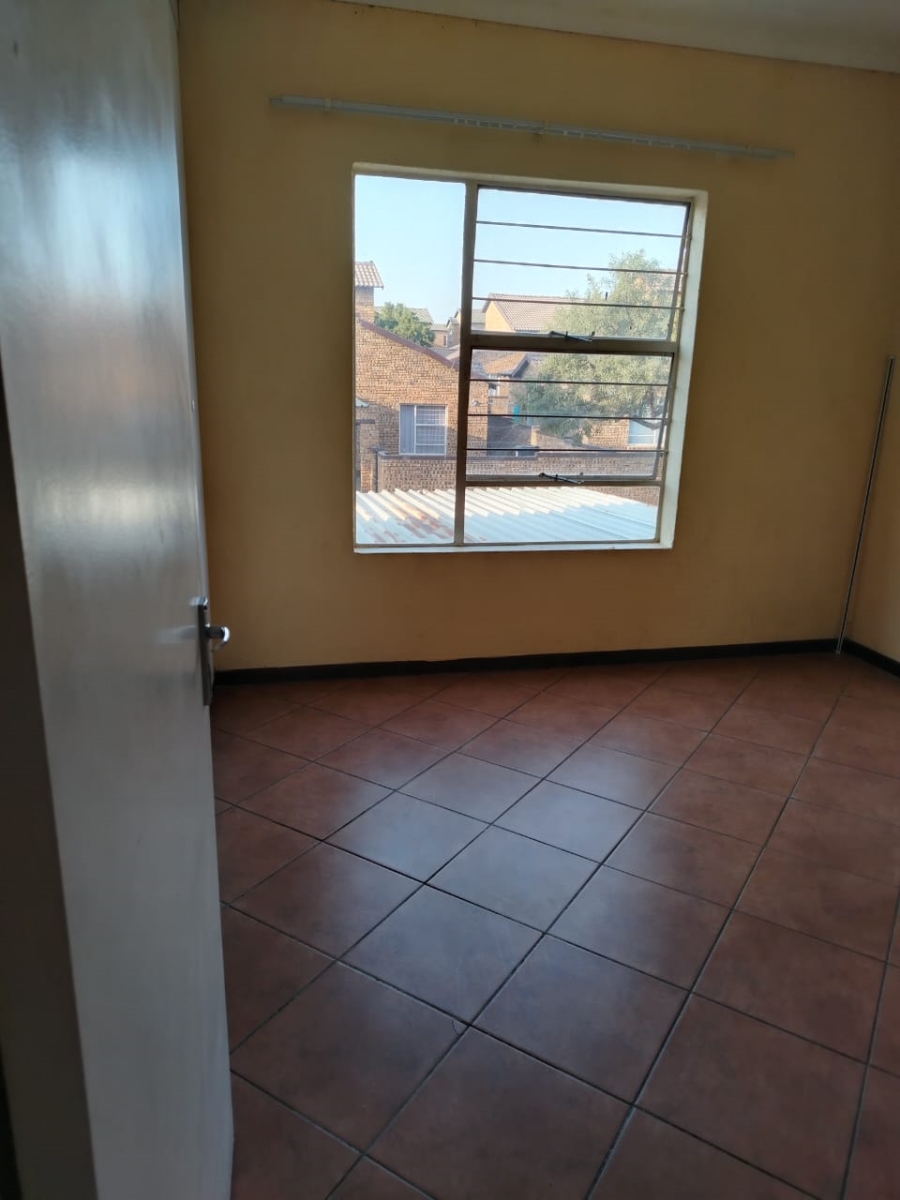 To Let 2 Bedroom Property for Rent in Honeydew Gauteng