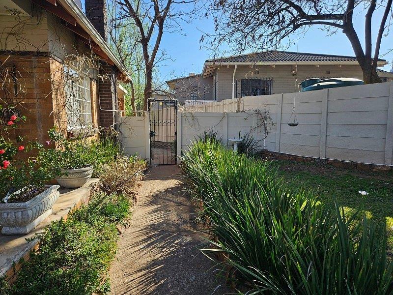 To Let 3 Bedroom Property for Rent in Primrose Gauteng