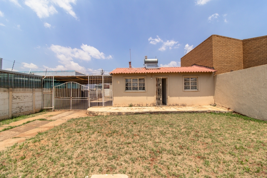 4 Bedroom Property for Sale in Lenasia Gauteng