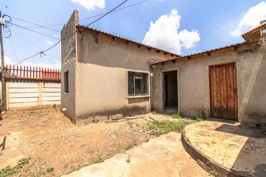 4 Bedroom Property for Sale in Lenasia Gauteng