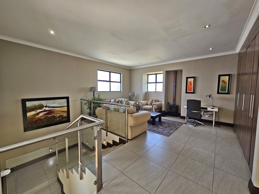 4 Bedroom Property for Sale in Midstream Ridge Gauteng