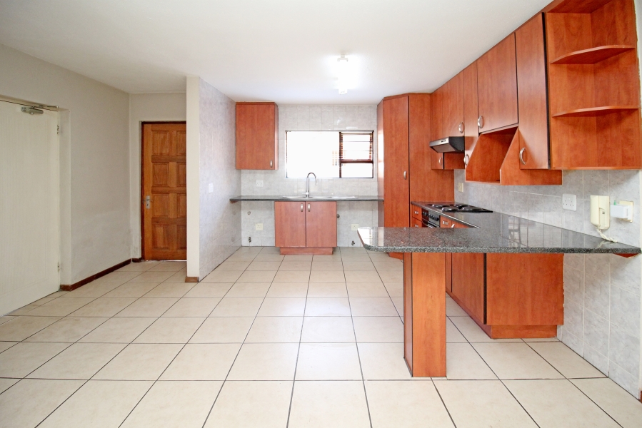 To Let 5 Bedroom Property for Rent in Oriel Gauteng