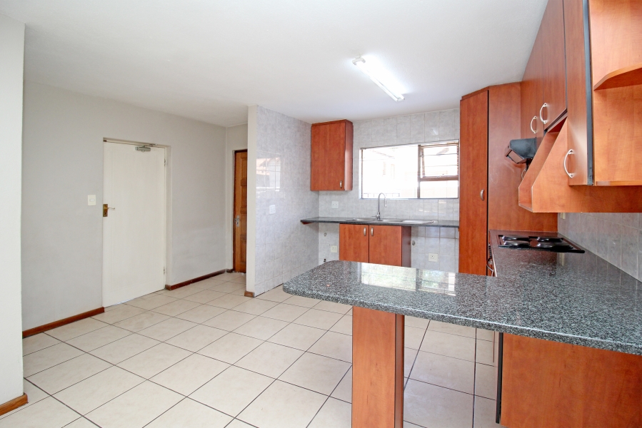 To Let 5 Bedroom Property for Rent in Oriel Gauteng