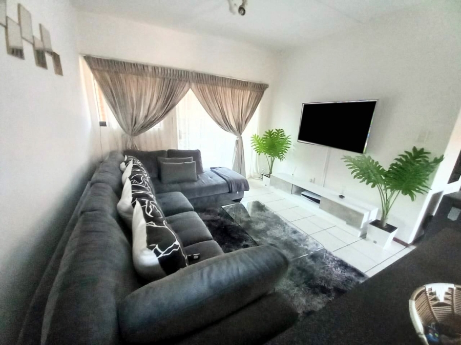 To Let 2 Bedroom Property for Rent in Carlswald North Estate Gauteng