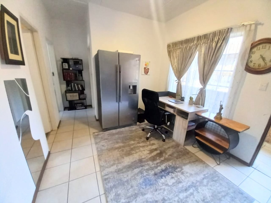 To Let 2 Bedroom Property for Rent in Carlswald North Estate Gauteng