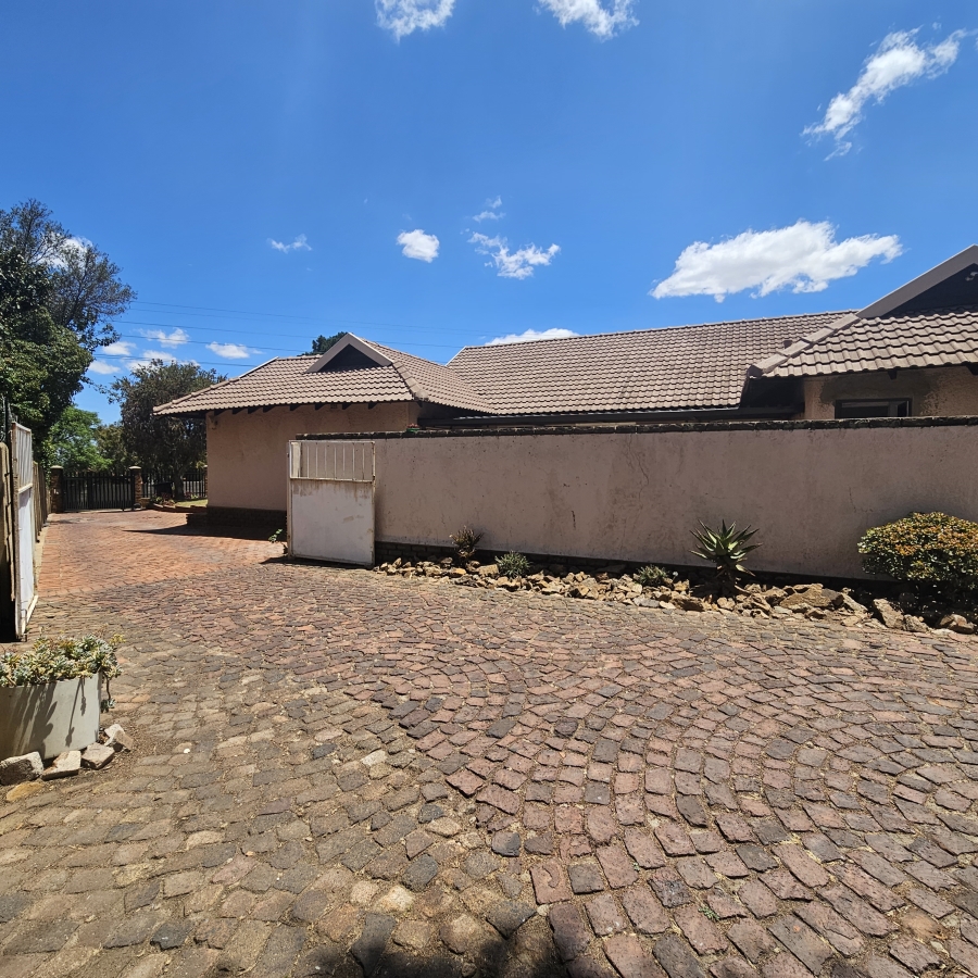 3 Bedroom Property for Sale in Croydon Gauteng