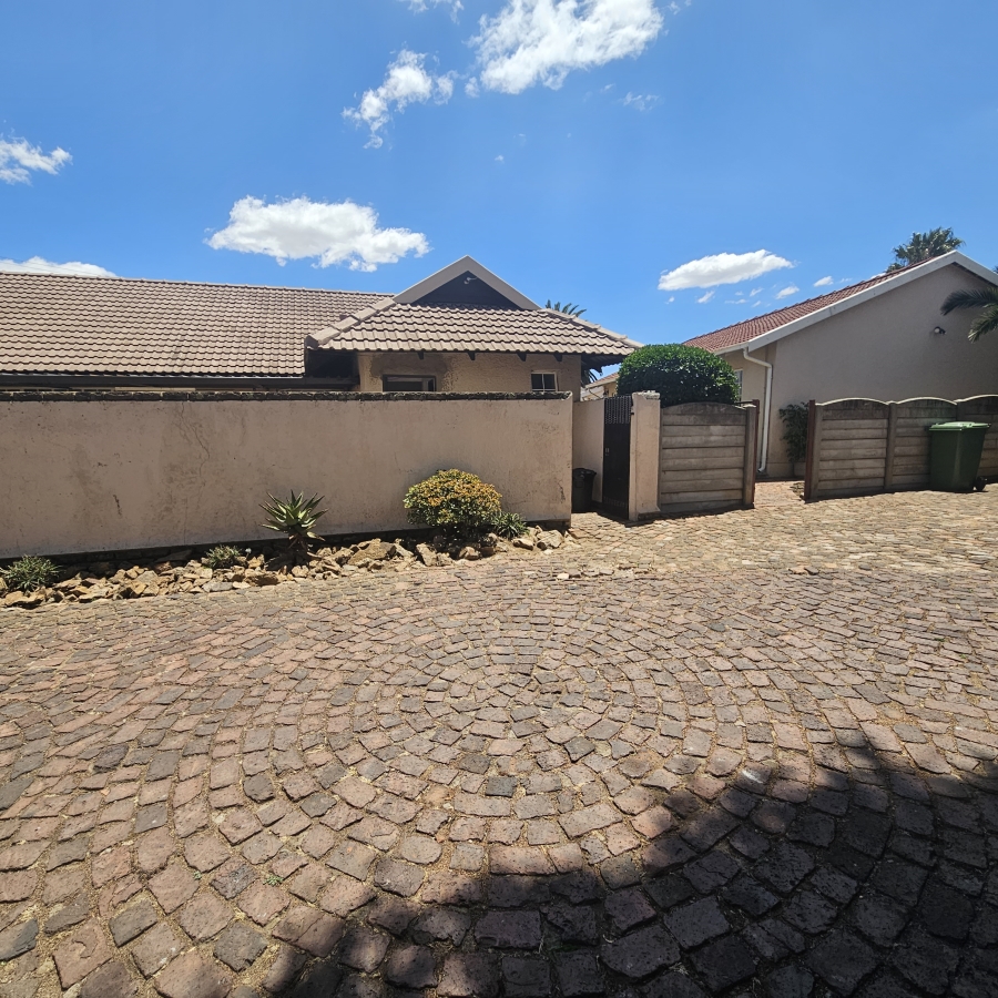 3 Bedroom Property for Sale in Croydon Gauteng