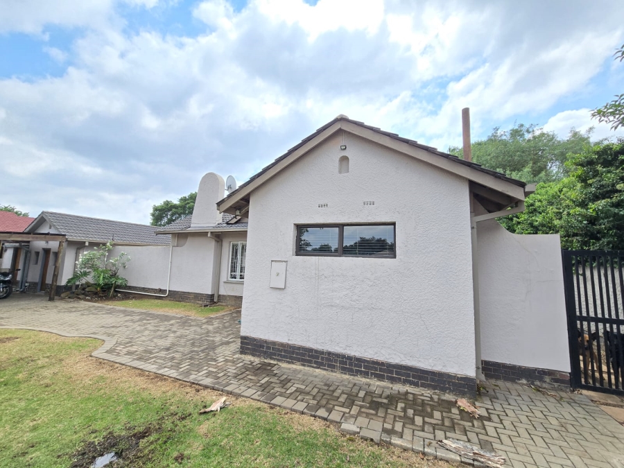 3 Bedroom Property for Sale in Highway Gardens Gauteng