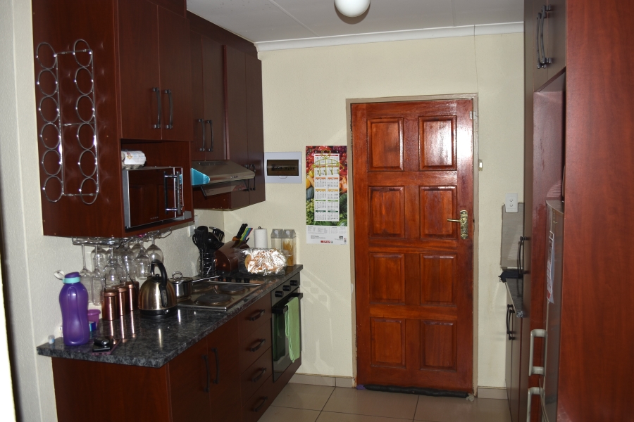 To Let 3 Bedroom Property for Rent in Rosslyn Gauteng