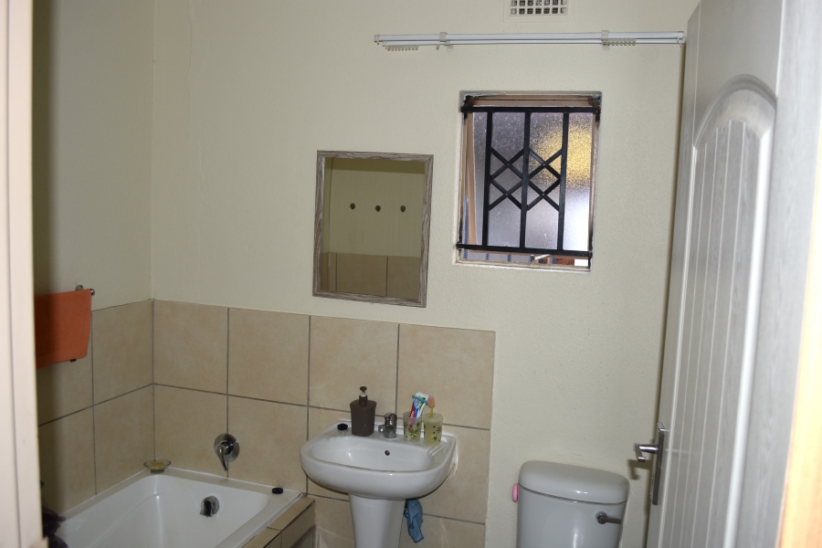 To Let 3 Bedroom Property for Rent in Rosslyn Gauteng