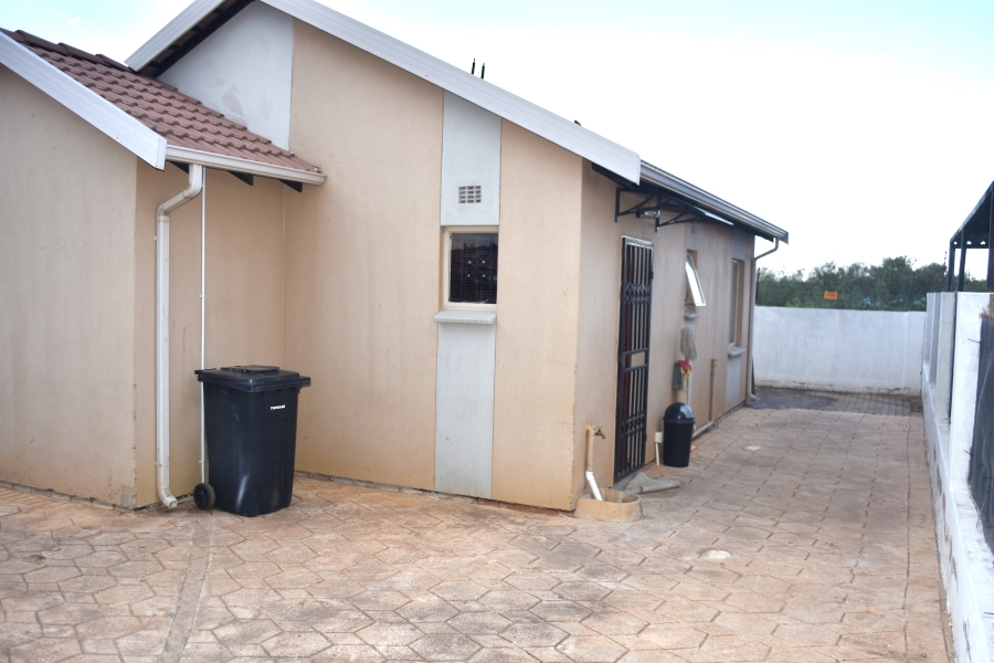 To Let 3 Bedroom Property for Rent in Rosslyn Gauteng