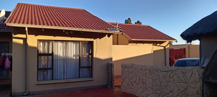 3 Bedroom Property for Sale in Lindhaven Gauteng