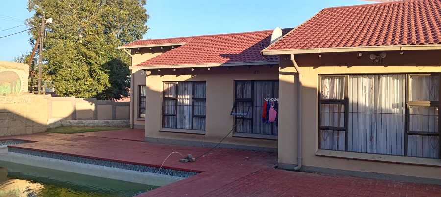 3 Bedroom Property for Sale in Lindhaven Gauteng