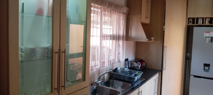 3 Bedroom Property for Sale in Lindhaven Gauteng