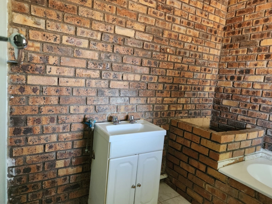 3 Bedroom Property for Sale in Birchleigh North Gauteng