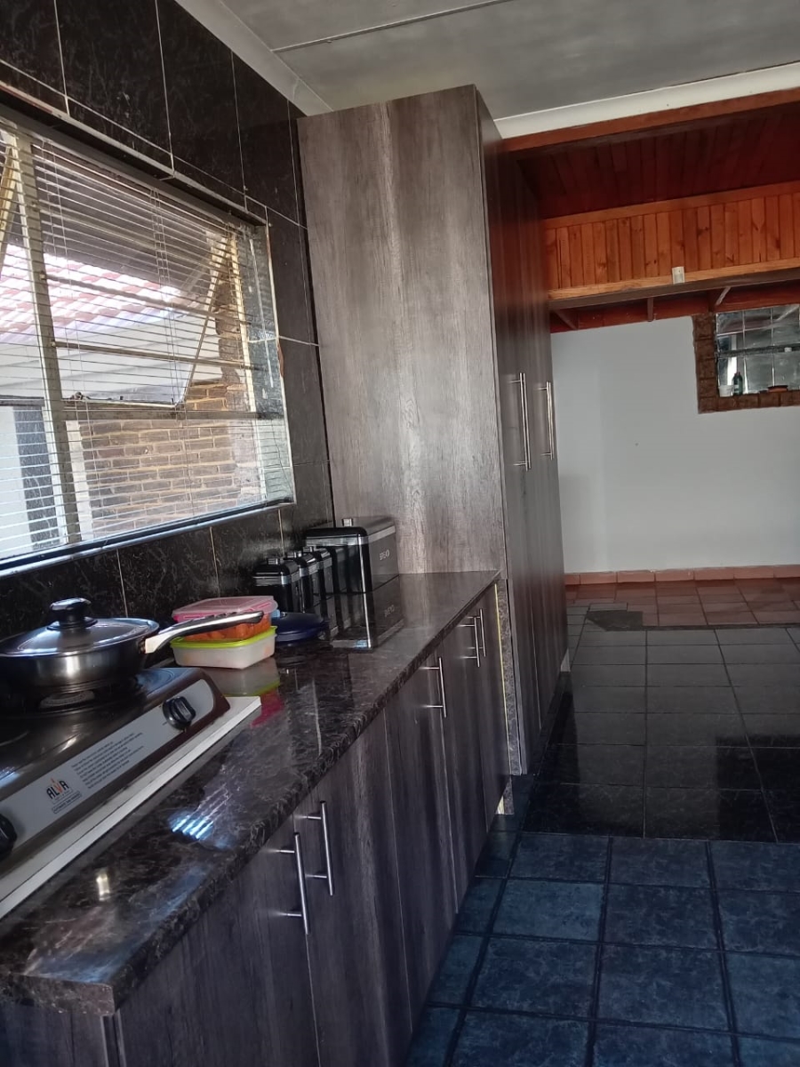 3 Bedroom Property for Sale in Birchleigh North Gauteng