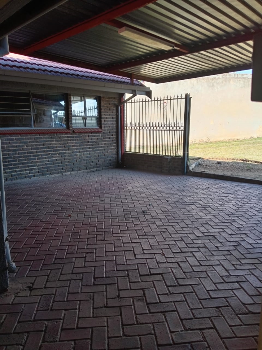 3 Bedroom Property for Sale in Birchleigh North Gauteng