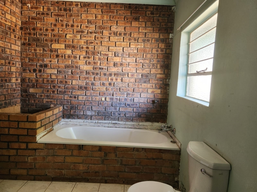 3 Bedroom Property for Sale in Birchleigh North Gauteng