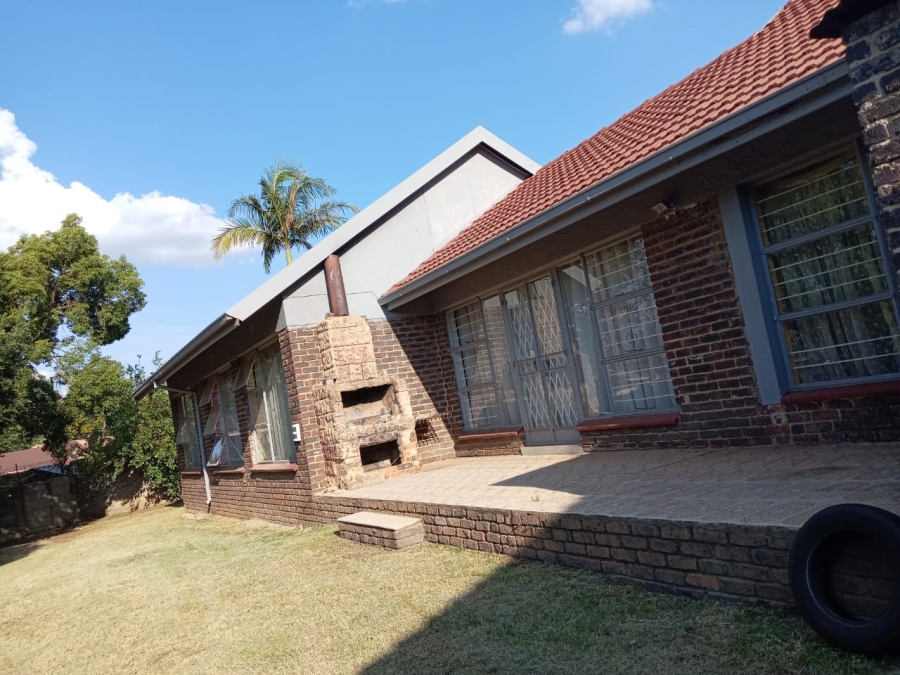 3 Bedroom Property for Sale in Birchleigh North Gauteng