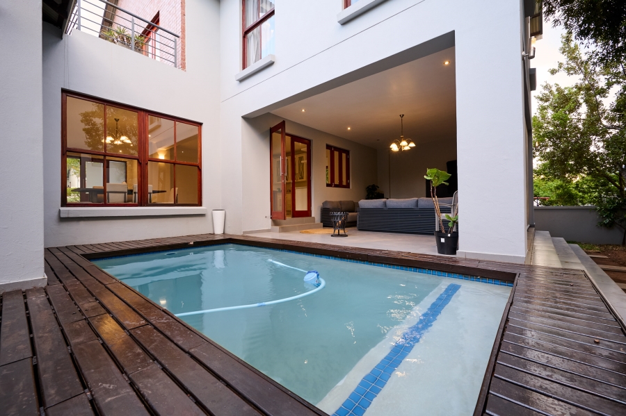 4 Bedroom Property for Sale in Waterfall Country Village Gauteng