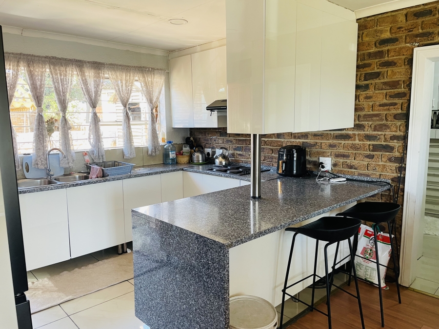 3 Bedroom Property for Sale in Boltonia Gauteng