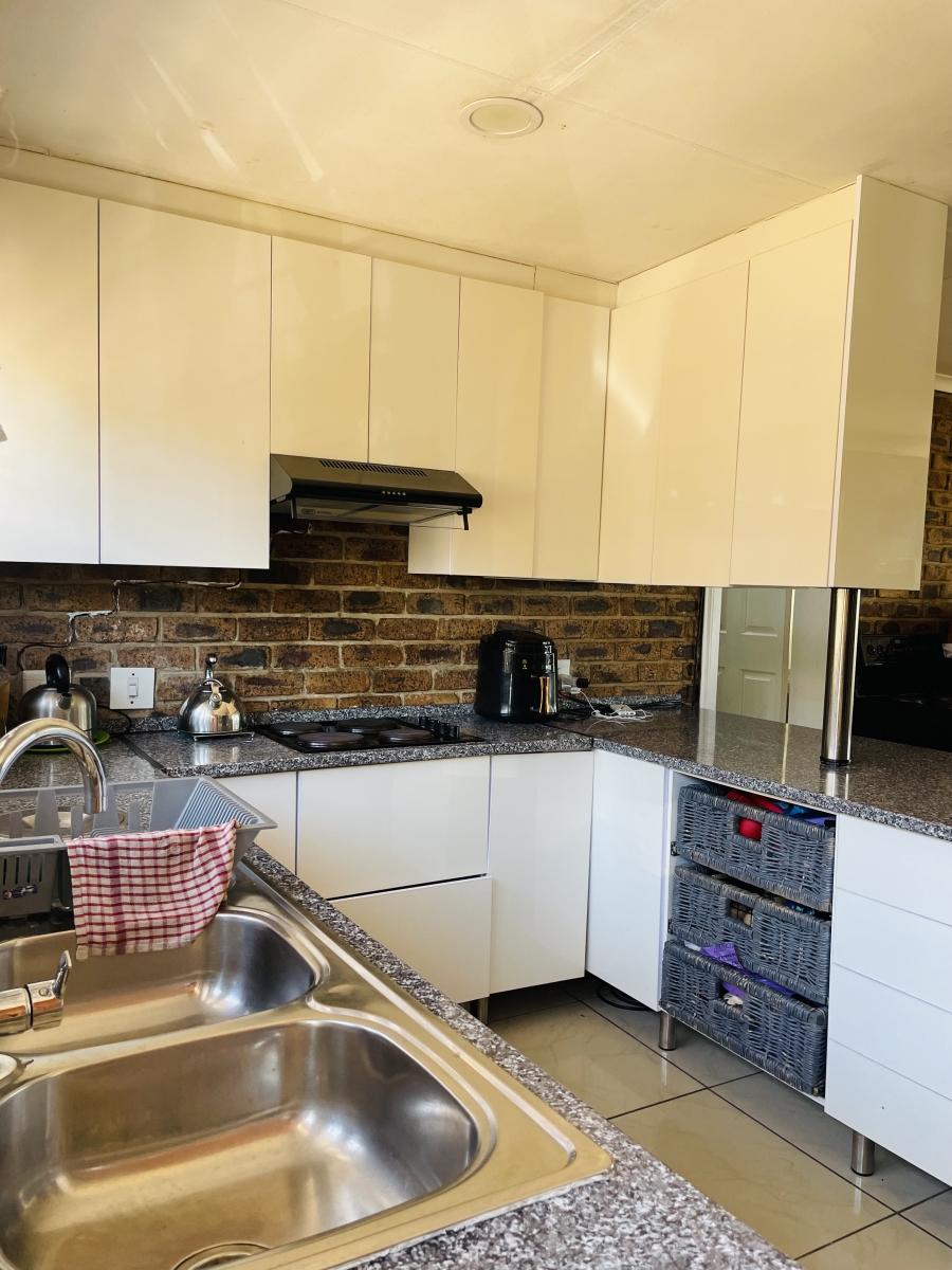 3 Bedroom Property for Sale in Boltonia Gauteng