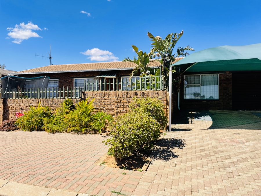 3 Bedroom Property for Sale in Boltonia Gauteng