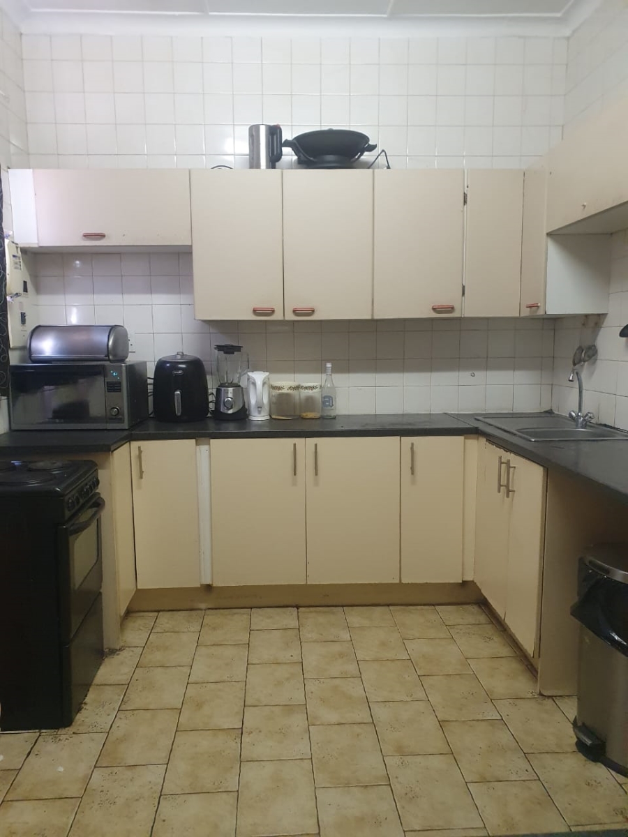 1 Bedroom Property for Sale in Sunnyside Gauteng