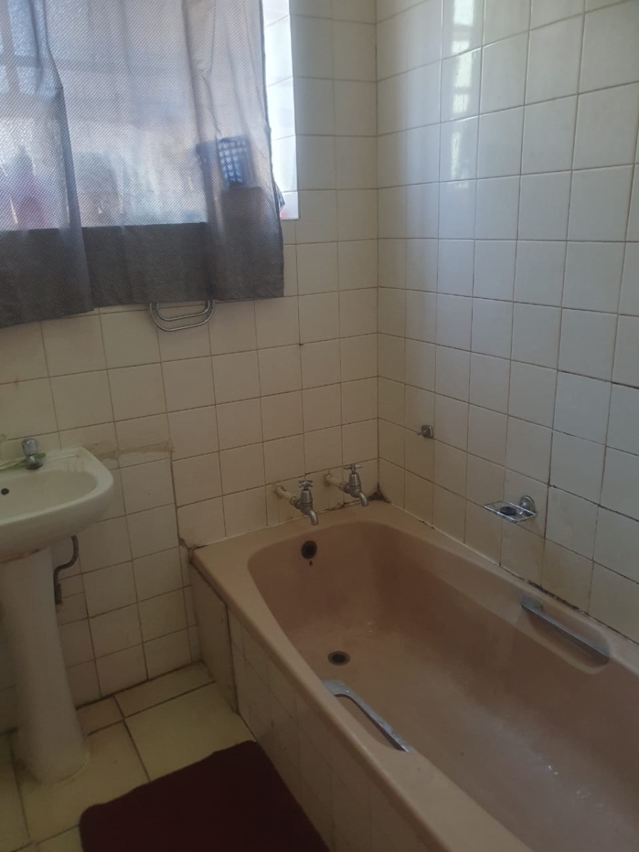 1 Bedroom Property for Sale in Sunnyside Gauteng