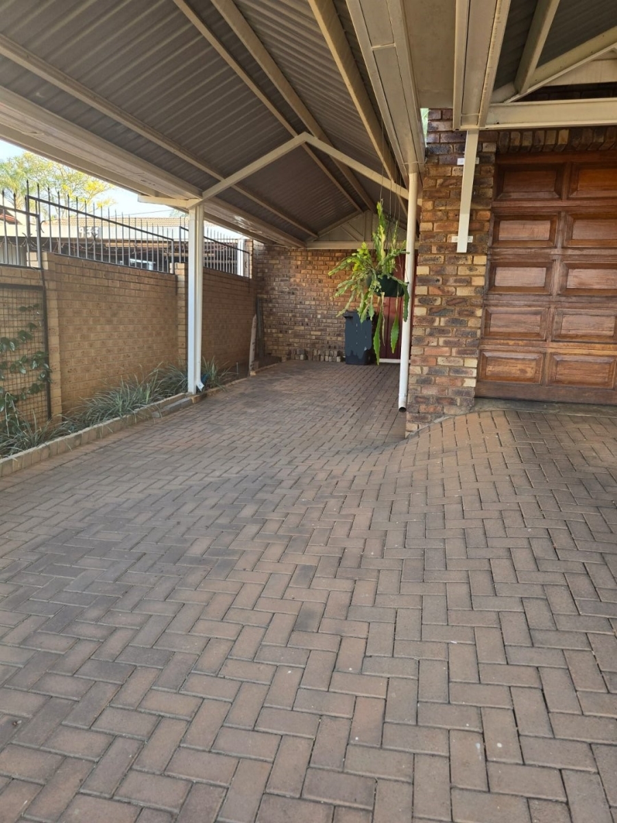 3 Bedroom Property for Sale in Montana Park Gauteng