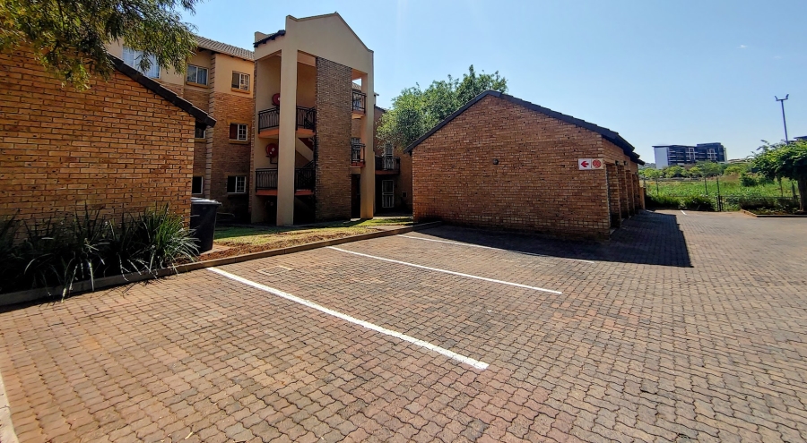 To Let 2 Bedroom Property for Rent in Eco Park Gauteng