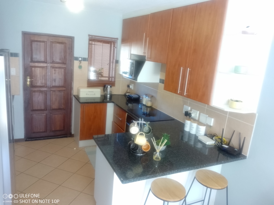 2 Bedroom Property for Sale in Monavoni Gauteng