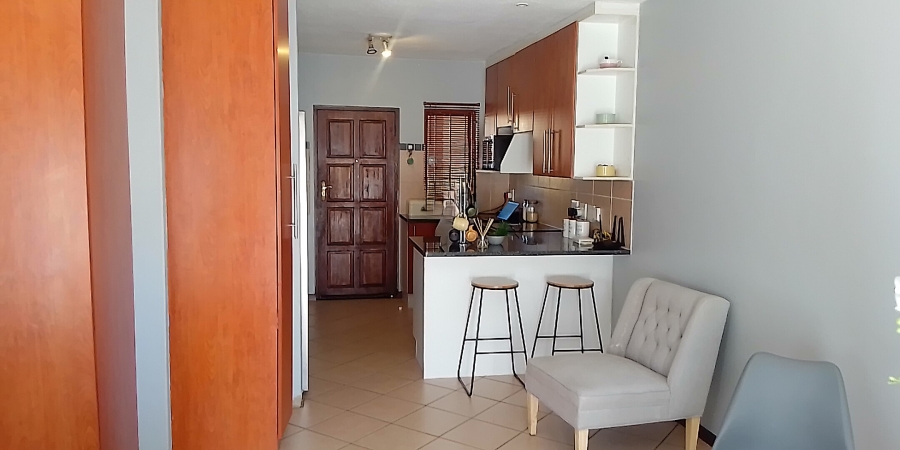 2 Bedroom Property for Sale in Monavoni Gauteng