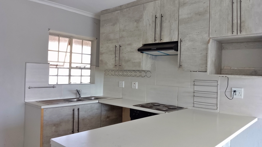 To Let 2 Bedroom Property for Rent in Heuweloord Gauteng