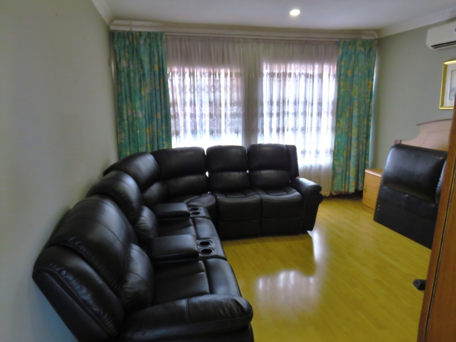 5 Bedroom Property for Sale in Lenasia South Gauteng