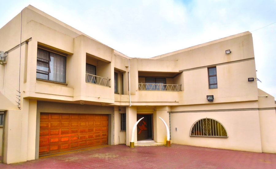 5 Bedroom Property for Sale in Lenasia South Gauteng