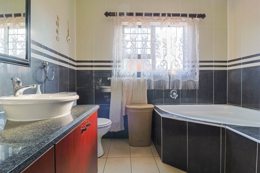 3 Bedroom Property for Sale in New Market Park Gauteng