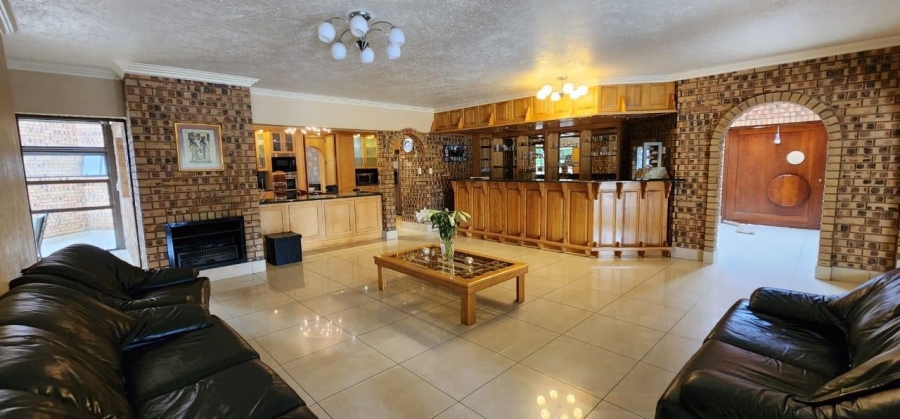 5 Bedroom Property for Sale in Sunward Park Gauteng