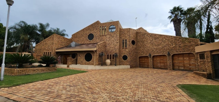 5 Bedroom Property for Sale in Sunward Park Gauteng