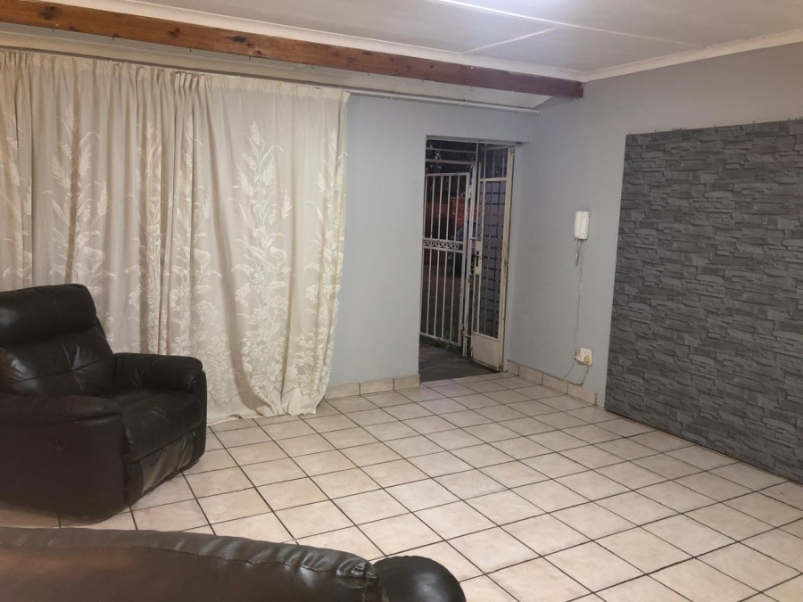 5 Bedroom Property for Sale in Impala Park Gauteng