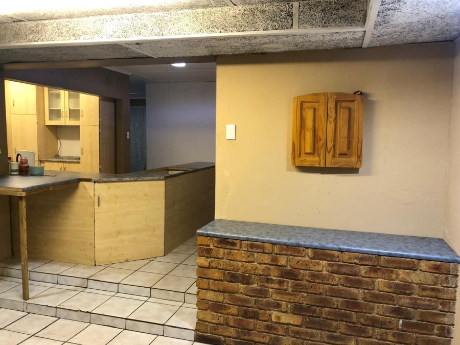 5 Bedroom Property for Sale in Impala Park Gauteng